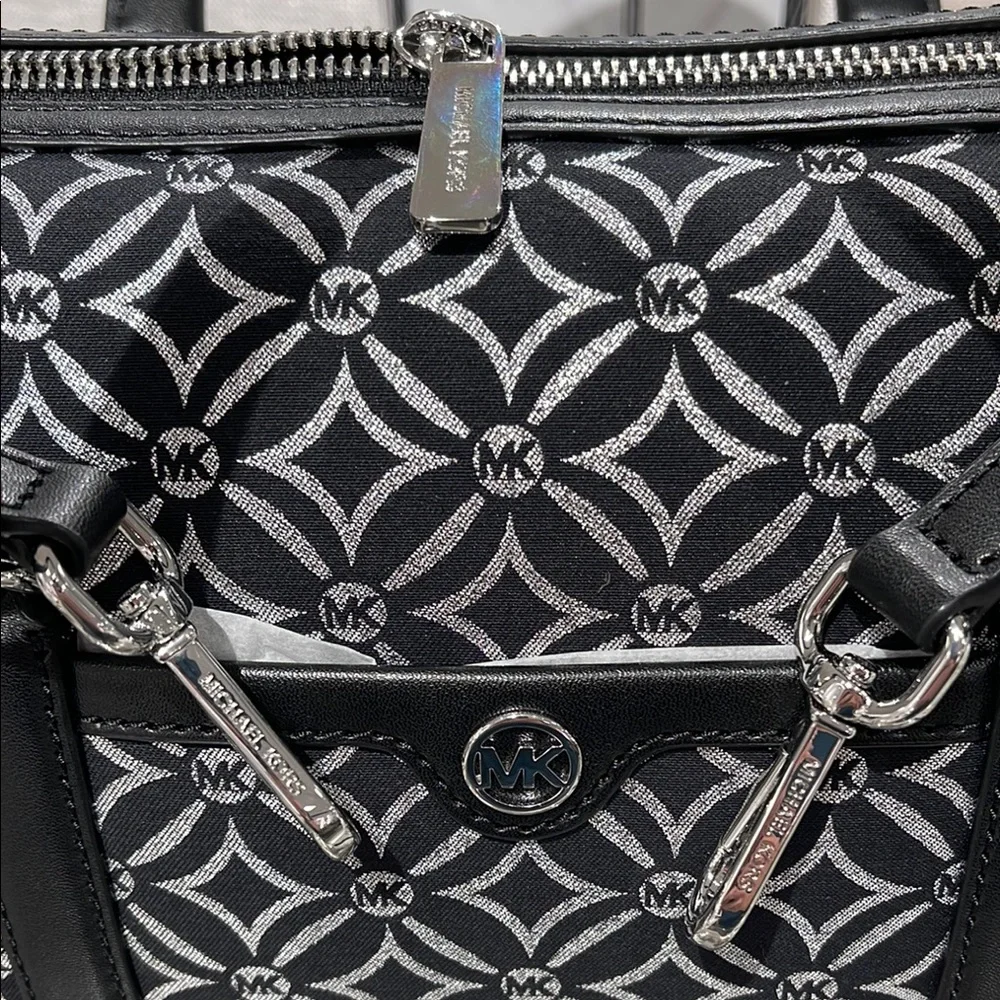 MICHAEL KORS JST TRAVEL MEDIUM DUFFLE SATCHEL SHOULDER CROSSBODY BAG MK BLACK